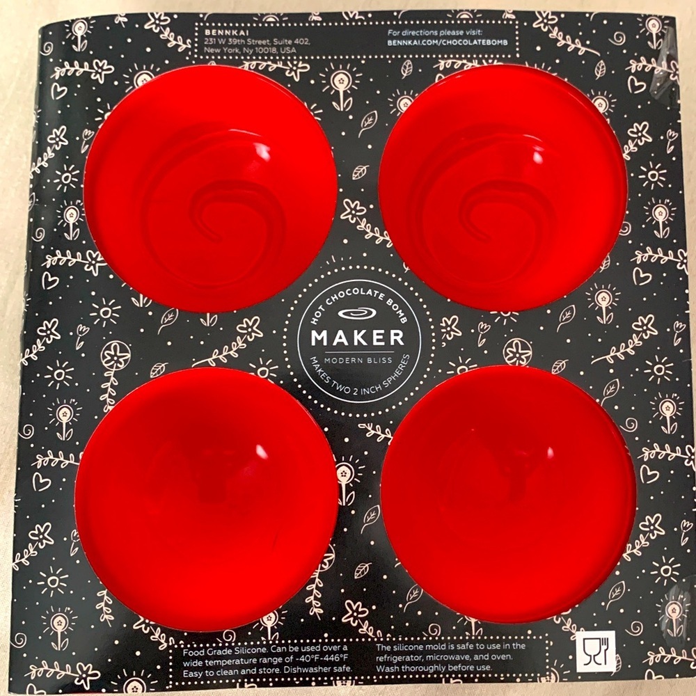 Bennkai Chocolate Bomb Maker. Silicone mold. Makes 2” spheres. NWT